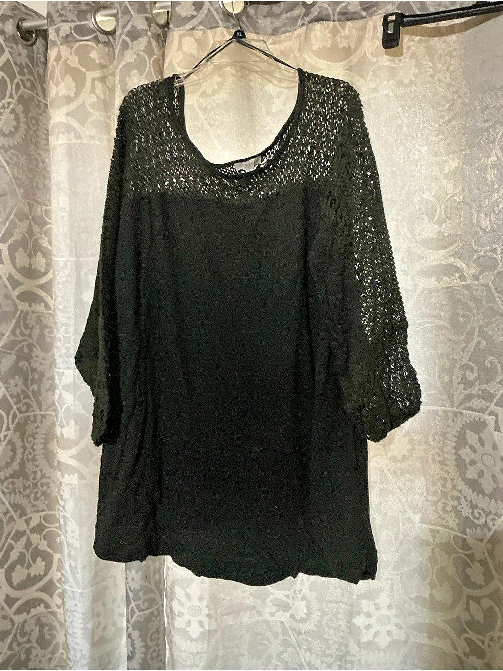 Umgee Crochet Yoke Tunic Black XL Like New